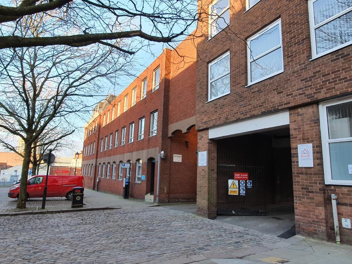 Wolverhampton - Gated Parking - George House ภายนอก รูปภาพ